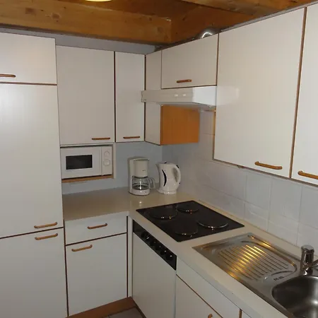 阿戈斯蒂尼公寓 *