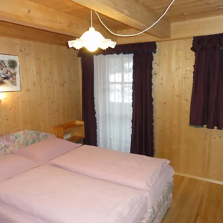 阿戈斯蒂尼公寓 *